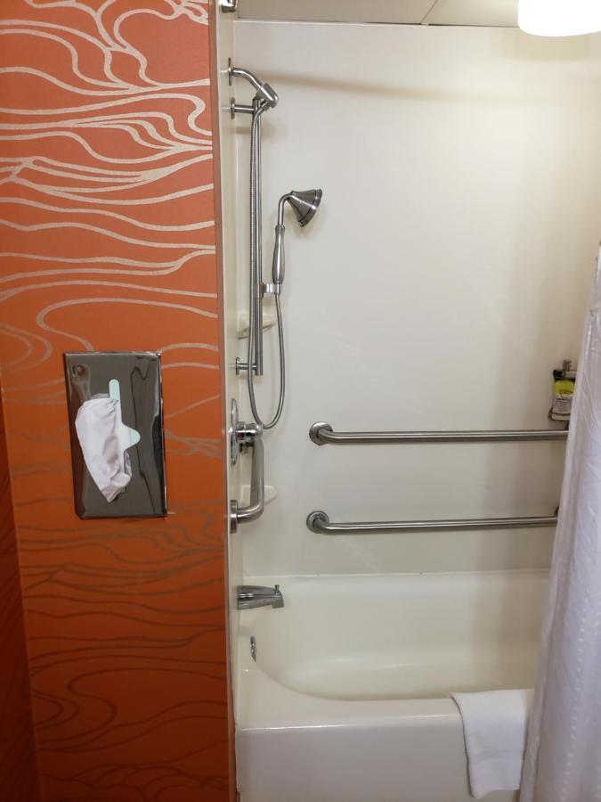 Holiday Inn Express Richmond-Brandermill-Hull Street By Ihg Exterior foto